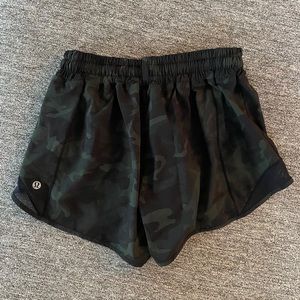 Lululemon Hotty Hot short